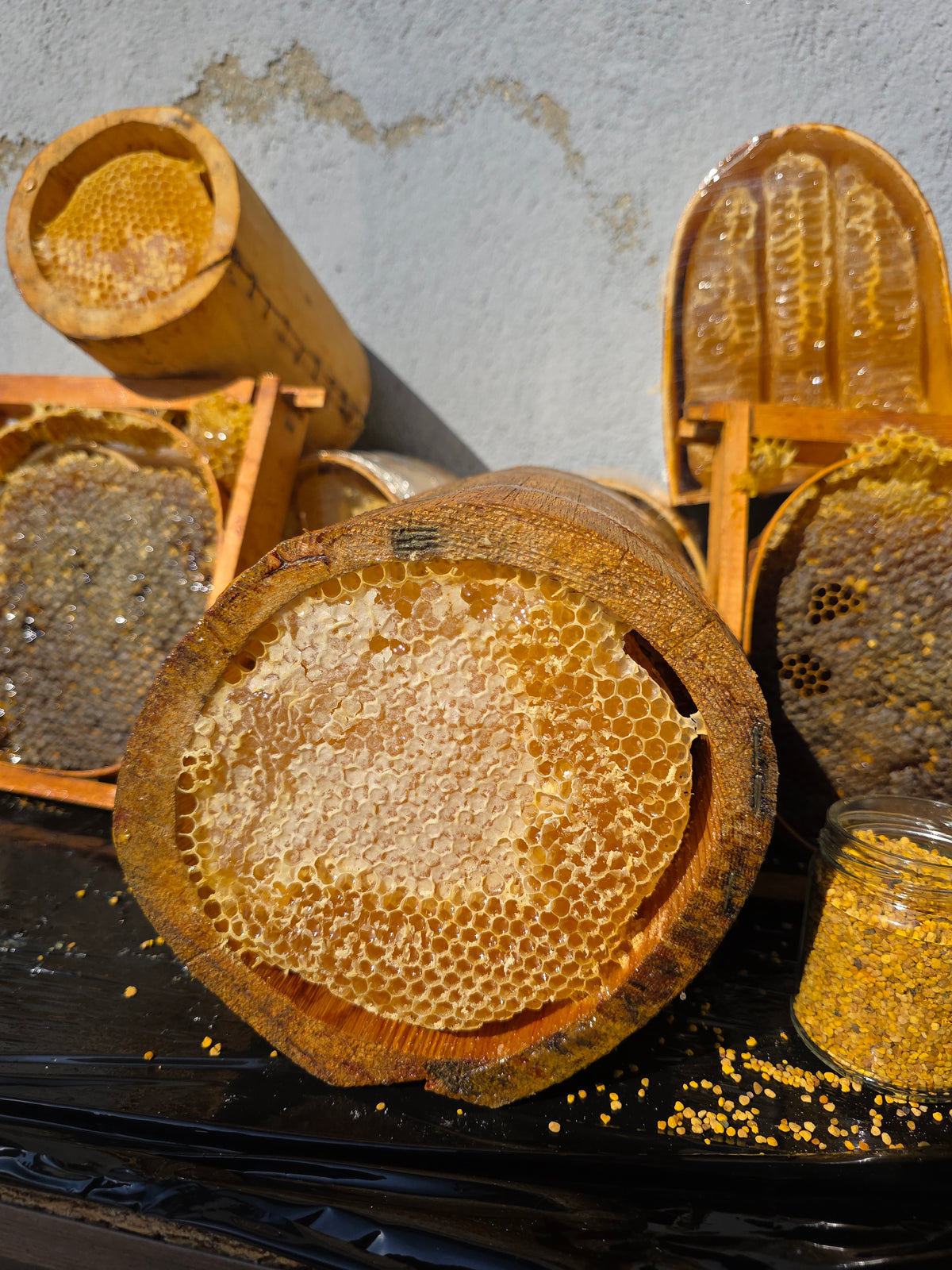 Pervari Karakovan Kütük Balı 850 gr – 1 kg – Doğal Petekli